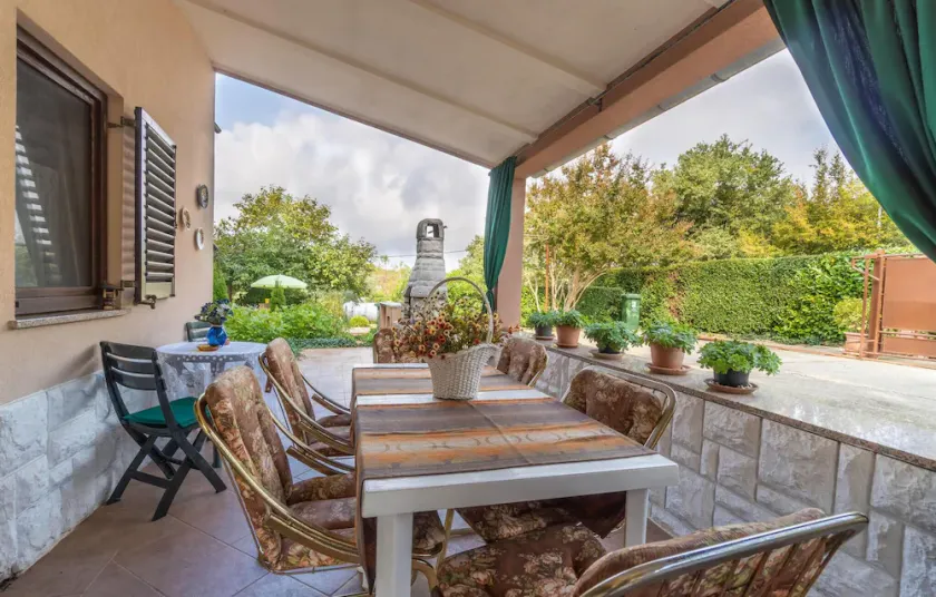 Awesome Apartment in Pavicini With 1 Bedrooms and Wifi - Image 1