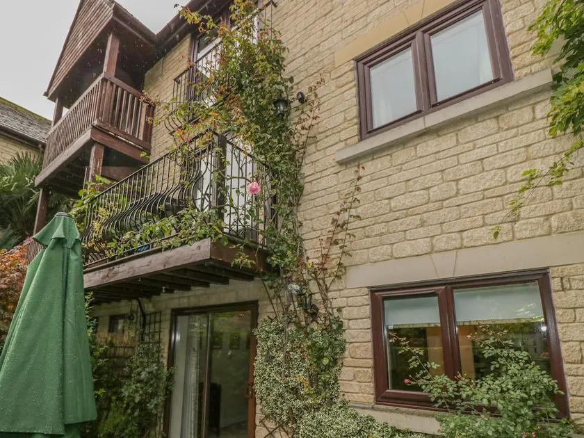 13 Bowbridge Lock - Image 1
