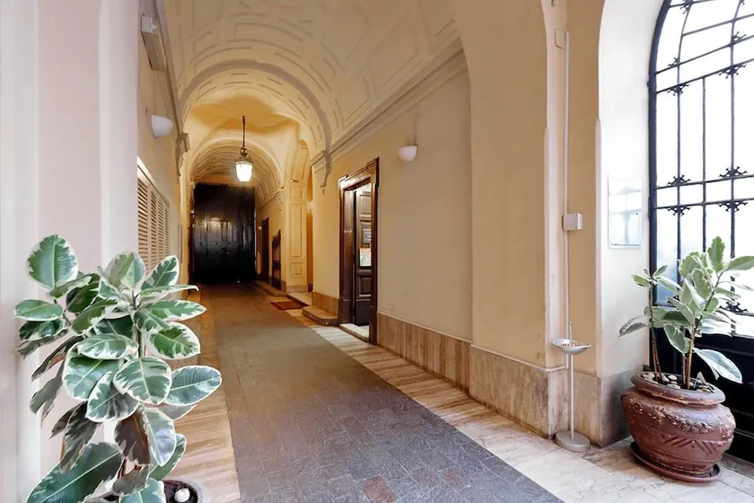 Piazza Mattei Elegant Apartment - Image 1