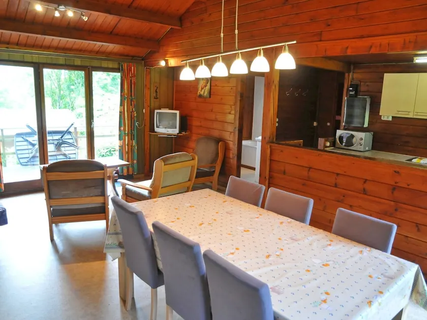 Cozy Holiday Home With an Oven in a Green Area - Image 1