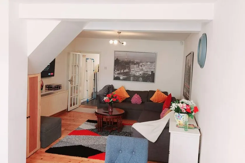Beautiful 3-bed House in Chatham - Image 1