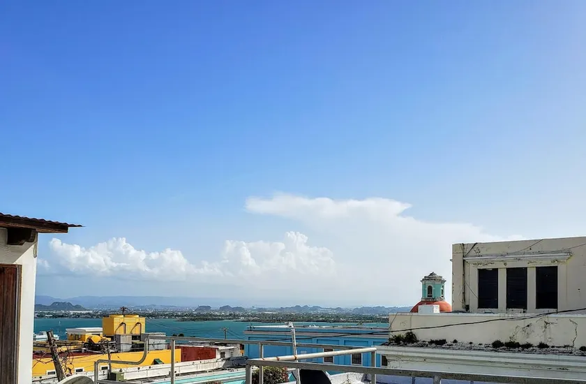 KASA Roof Top 6 1 bed 1 bath for 2 Guests AMAZING Views Old San Juan - Image 1