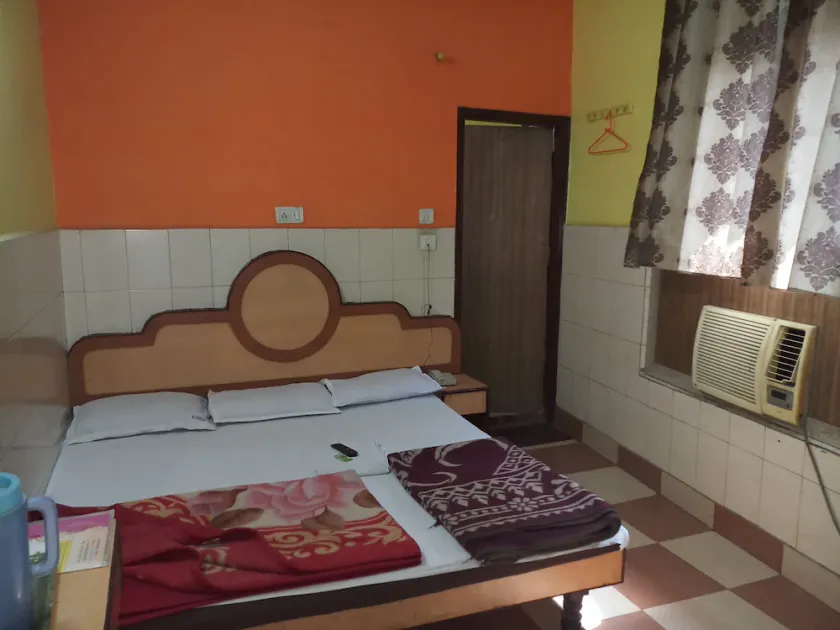 Hotel Shivam Palace - Image 1