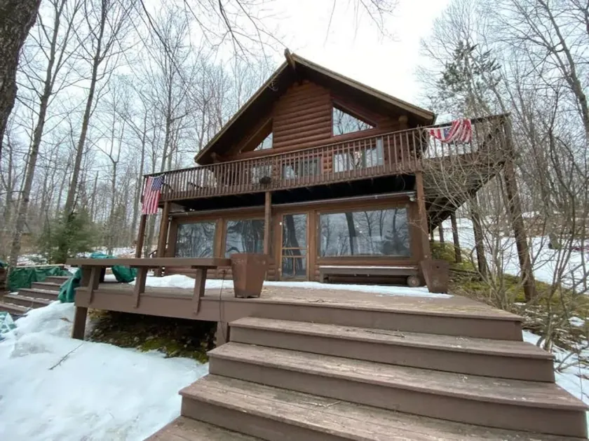 Grand View Log Cabin - Image 1