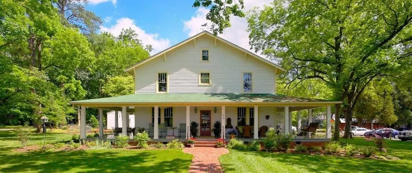 458 West Bed & Breakfast - Image 1