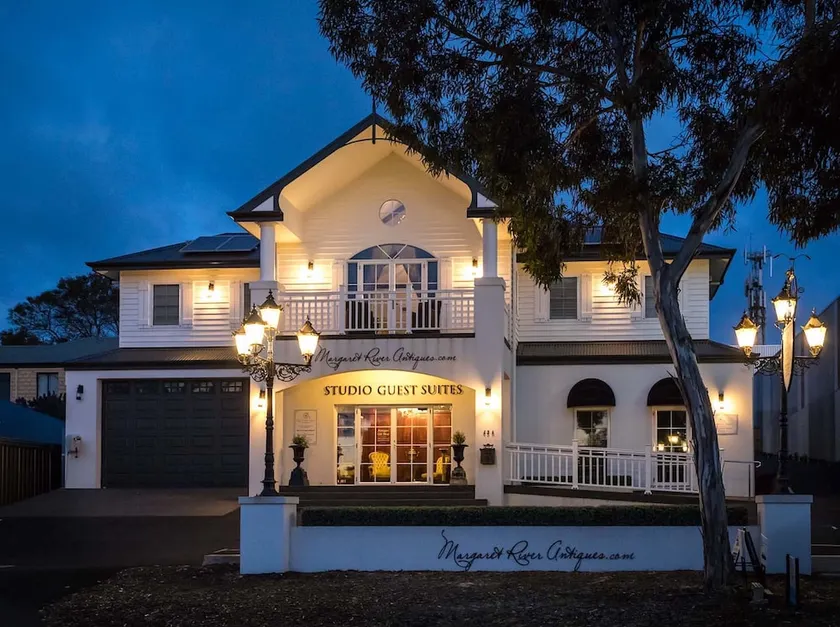 Margaret River Antiques & Studio Guest Suites - Image 1