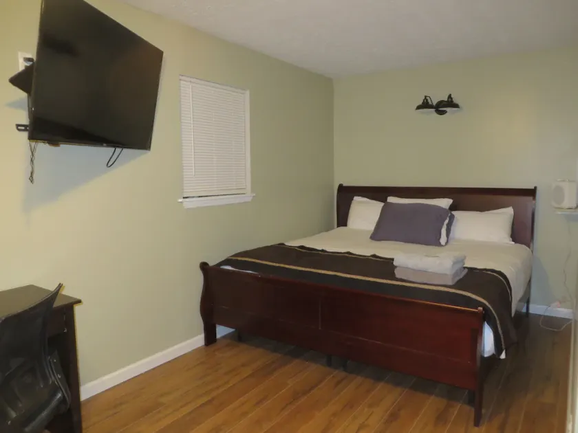 5 STAR Atlanta Harsfield Guesthouse - Image 1