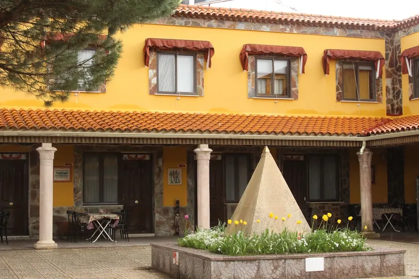 Hostal Isis - Image 1