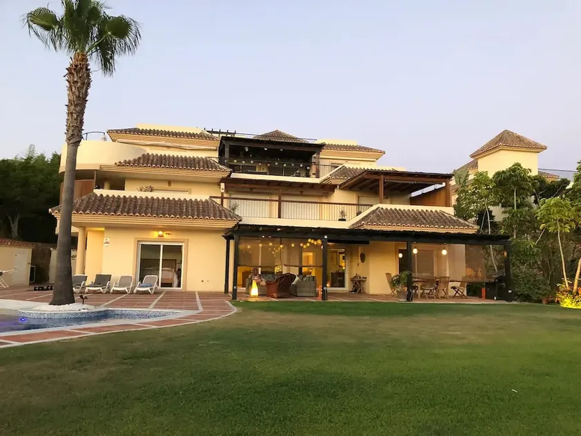 Palm Tree Golf Retreat - Image 1