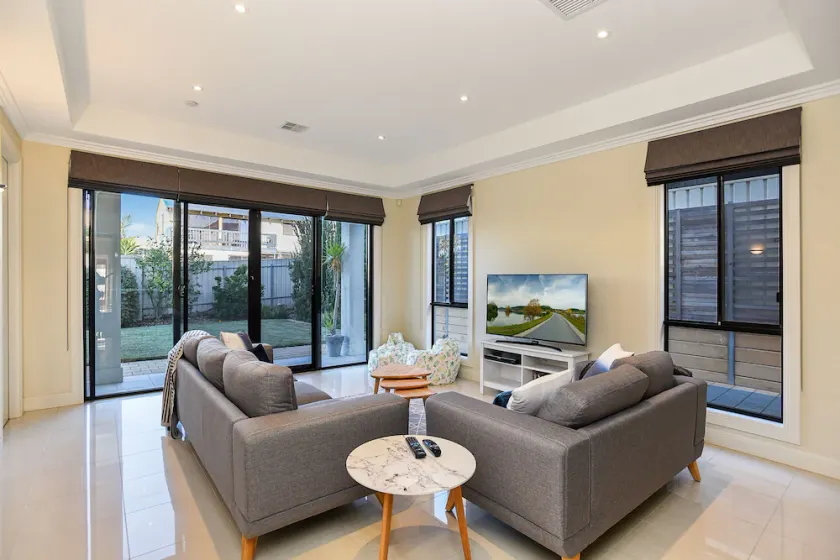 Ocean View Moana - Image 1