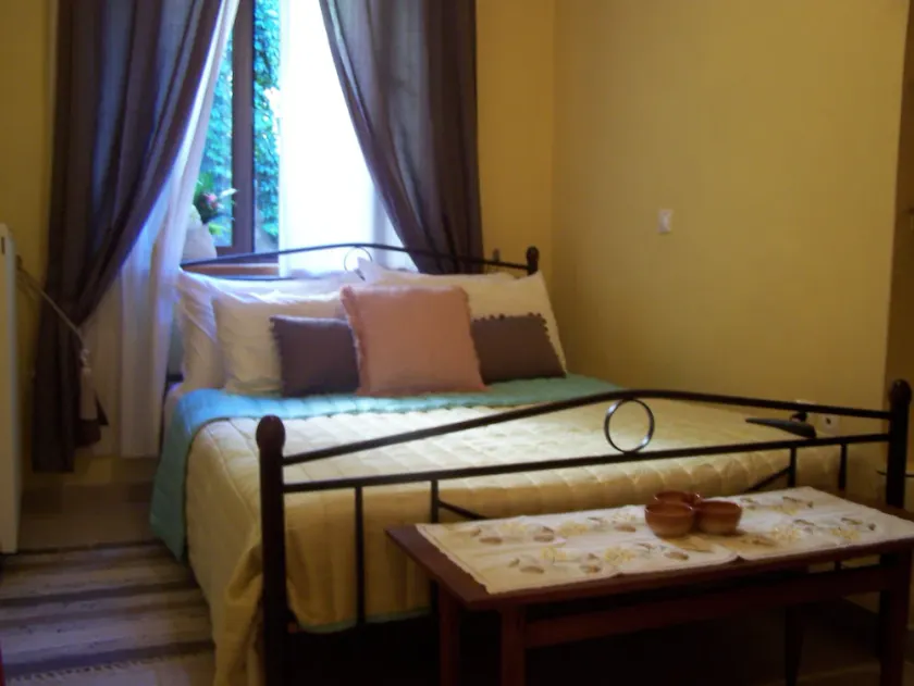 Diavatiko Traditional Apartments - Image 1