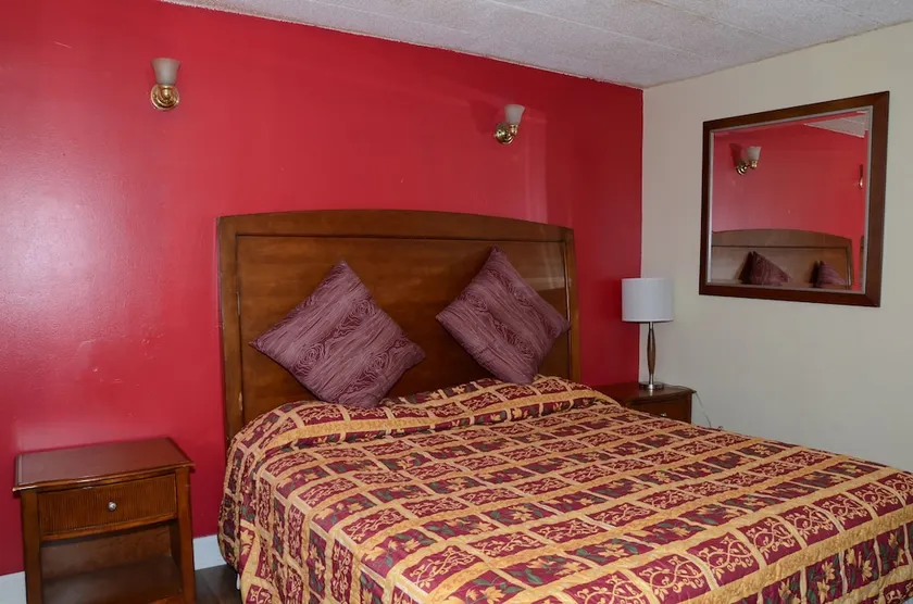 Aloha Motel - Image 1