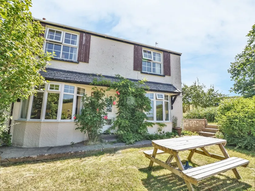Pillhead Cottage - Image 1