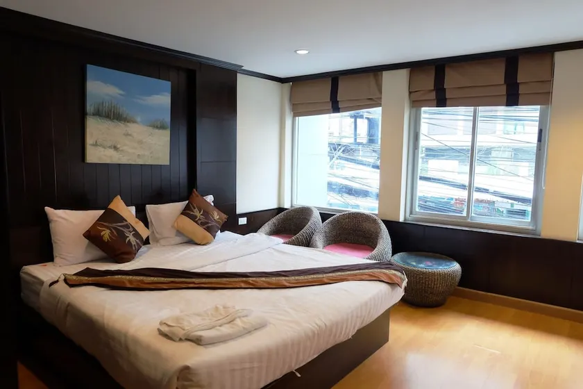 Everest Boutique 8 Inn - Image 1