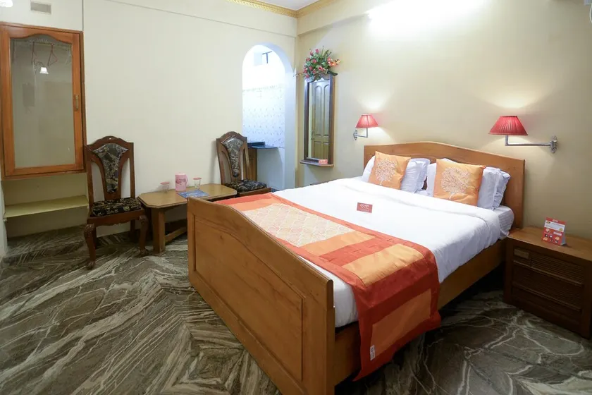 OYO 2074 StayOut Hotel Aston Ajoy Home Comfort - Image 1