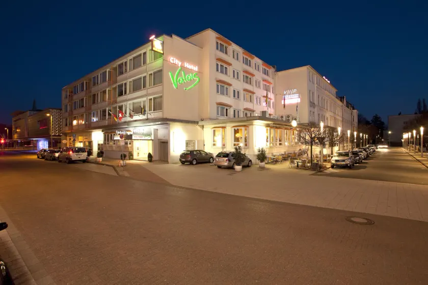City Hotel Valois - Image 1