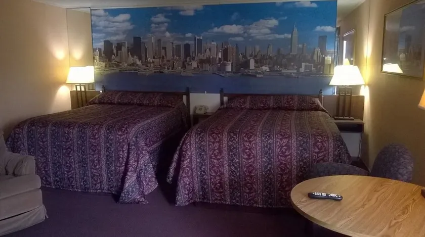 Sterling Motel - Image 1
