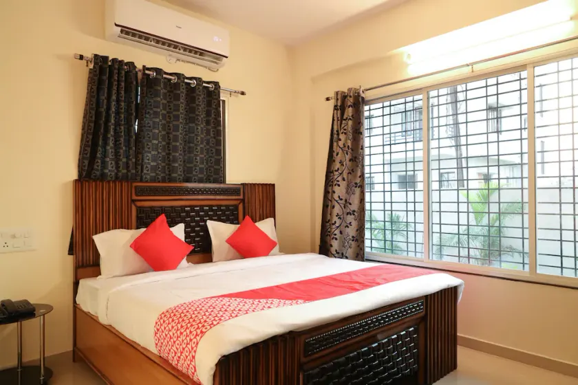 UK Villa By OYO Rooms - Image 1