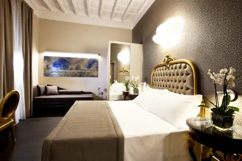 Corso 12, Room & Suites - Image 1