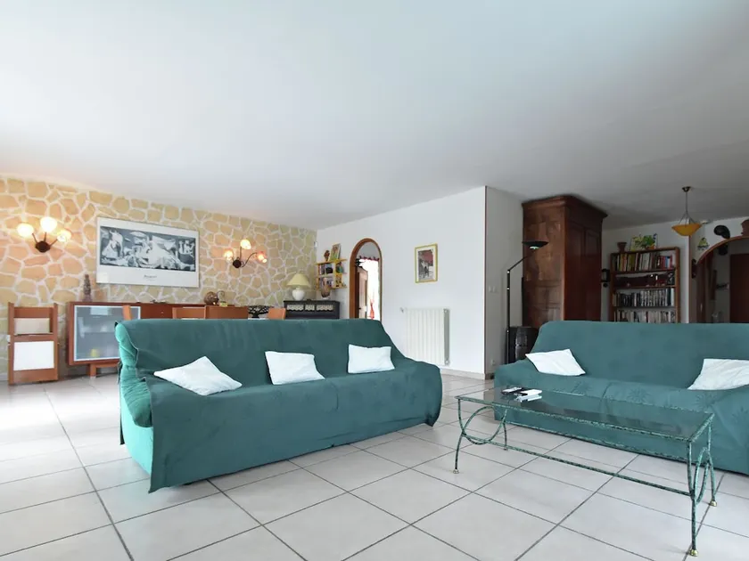 Stylish Holiday Home With Private Swimming Pool and Large, Enclosed Garden - Image 1