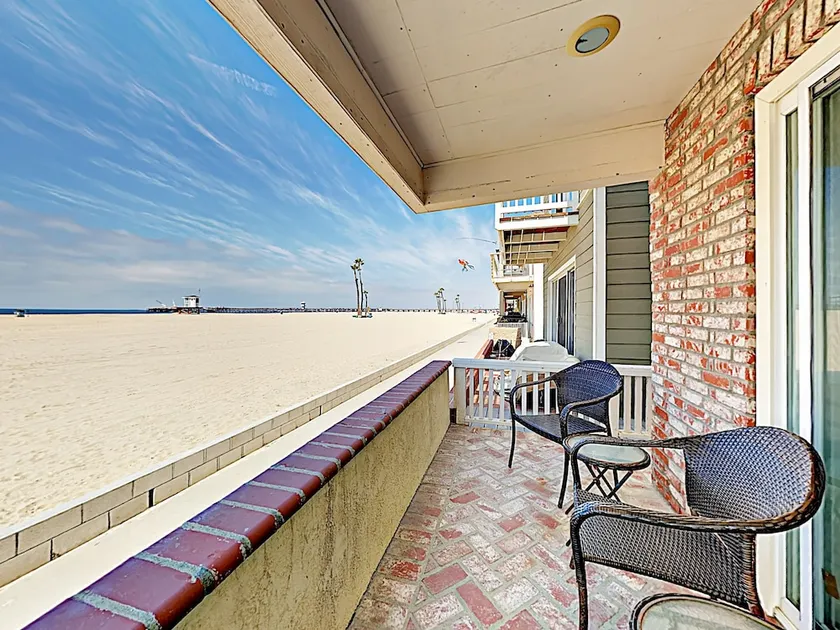Prime Oceanfront 3br In Seal Beach 3 Bedroom Duplex - Image 1
