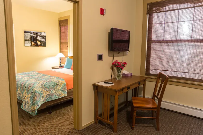 Hotel Cathlamet - Image 1