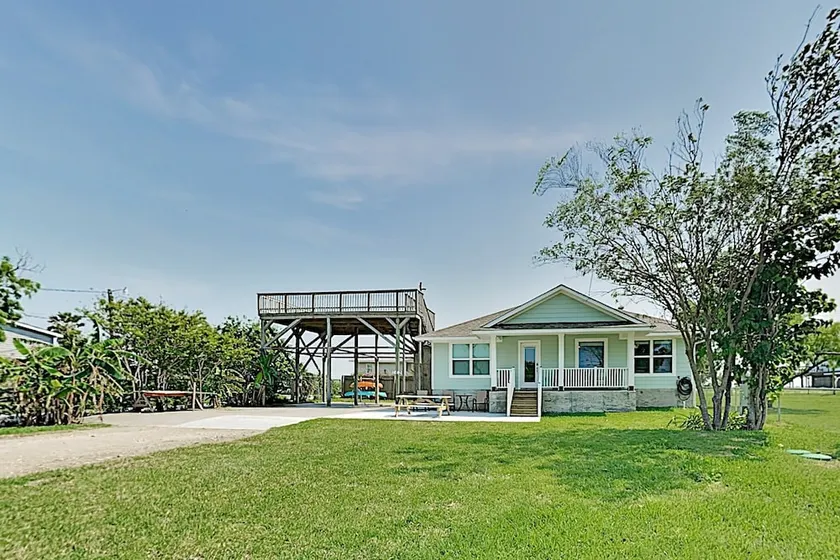All-suite Bayview W/ Fenced Yard & Roof Deck 2 Bedroom Home - Image 1