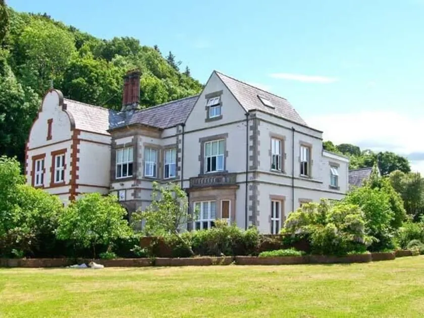 Tan Y Graig Hall - Image 1