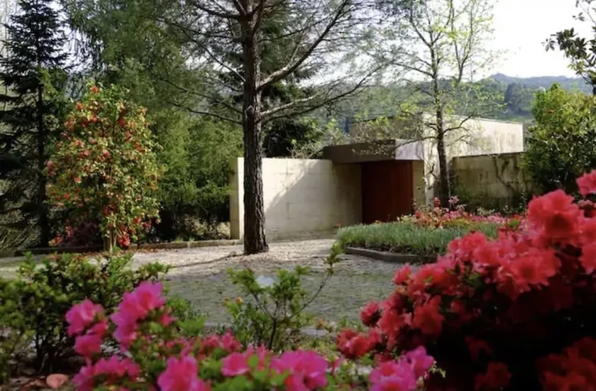 Impeccable 5 Bed House in Santa Cruz do Douro - Image 1