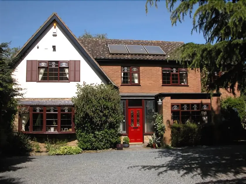 The Willows Bed & Breakfast - Image 1