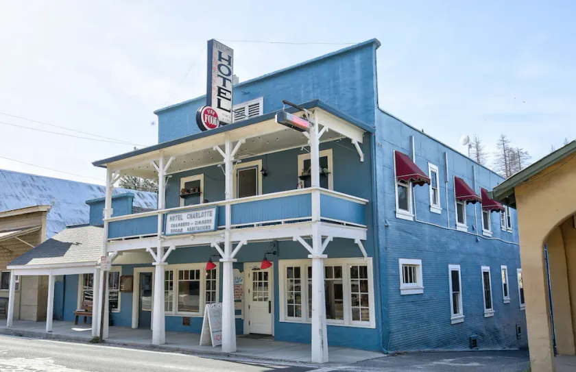 Hotel Charlotte - Image 1