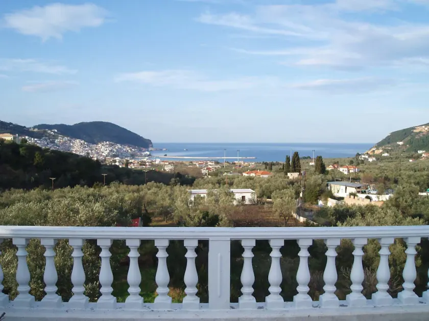 Alexandros Rooms & Studios - Image 1