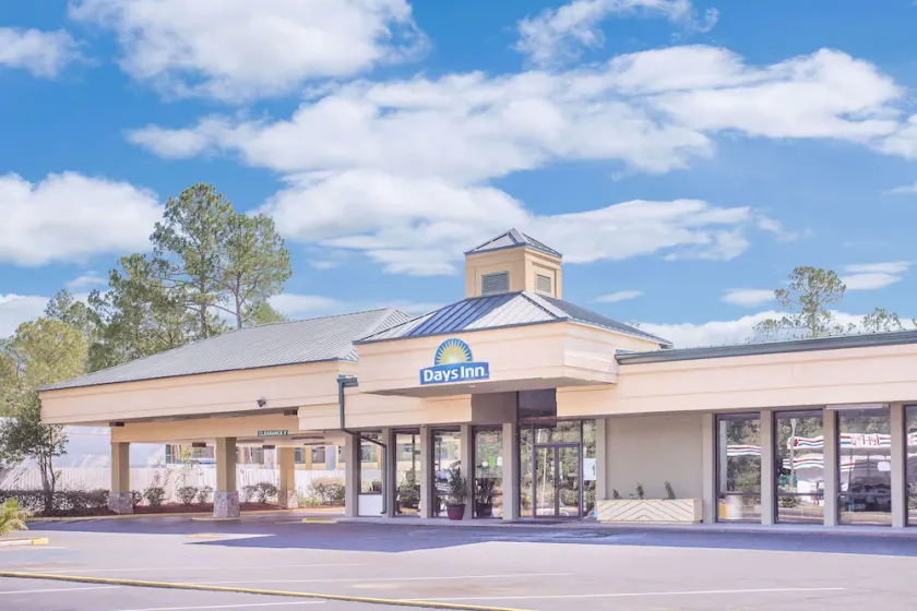 Days Inn by Wyndham Attalla - Image 1