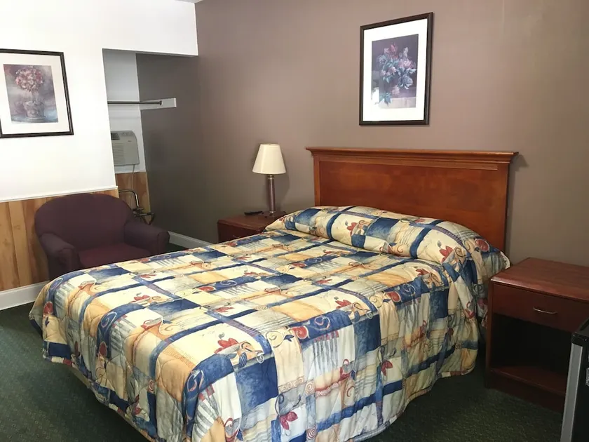 Barnetts Motel - Image 1
