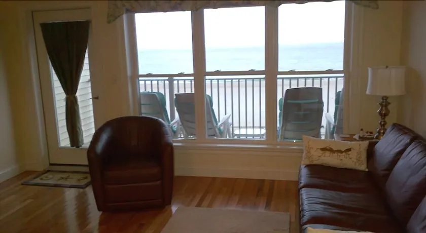 Sea Spray Condos - Image 1