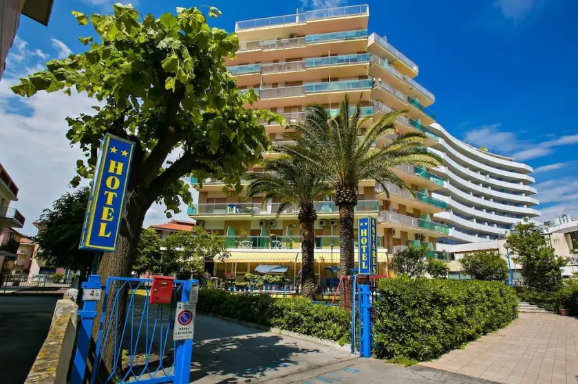 Hotel Antares - Image 1