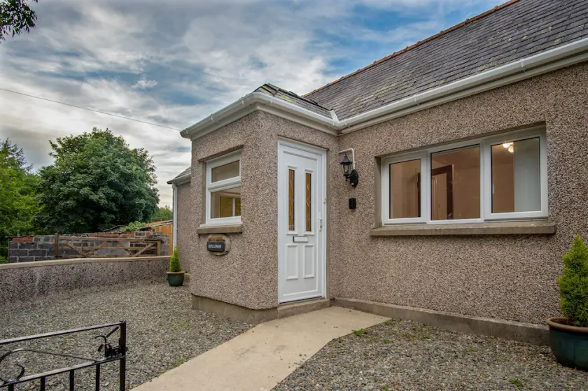 Holloway - 2 Bedroom Cottage - Stepaside - Image 1