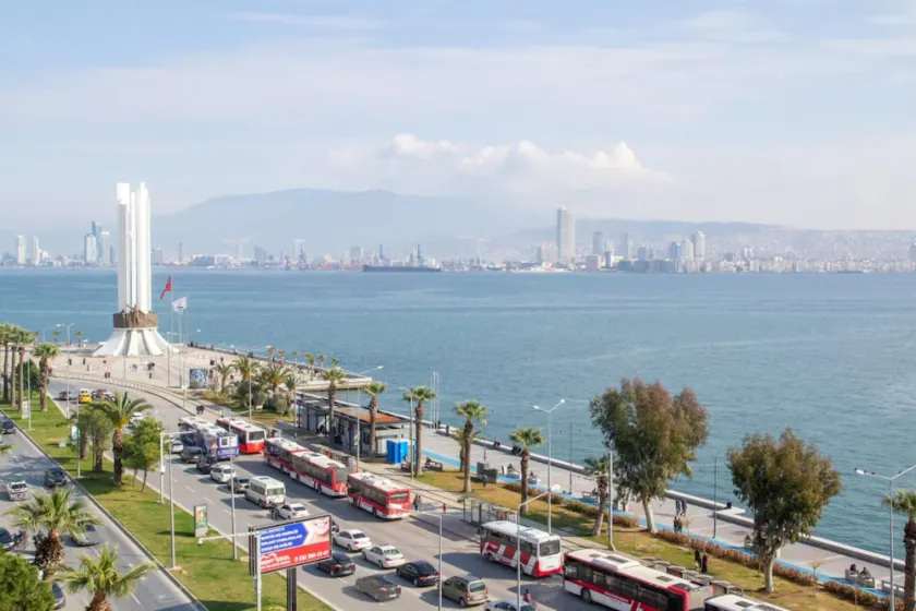 Exceptional Flat with Gorgeous Sea View in Izmir - Image 1