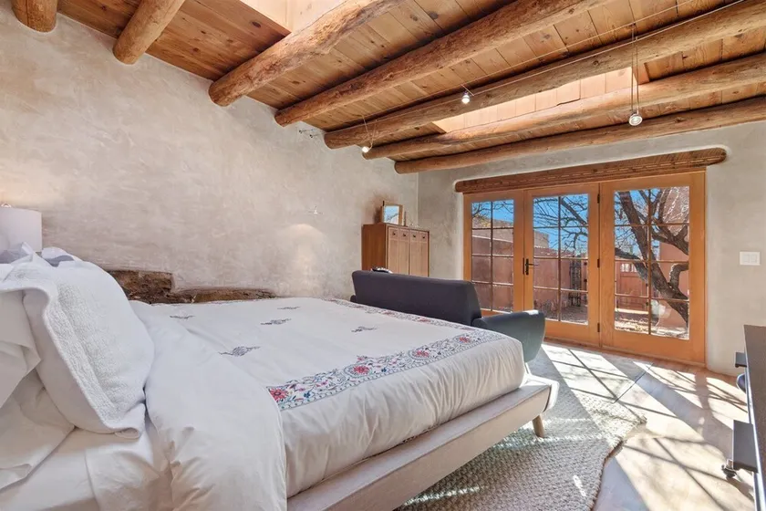 2BD Apricot - Image 1