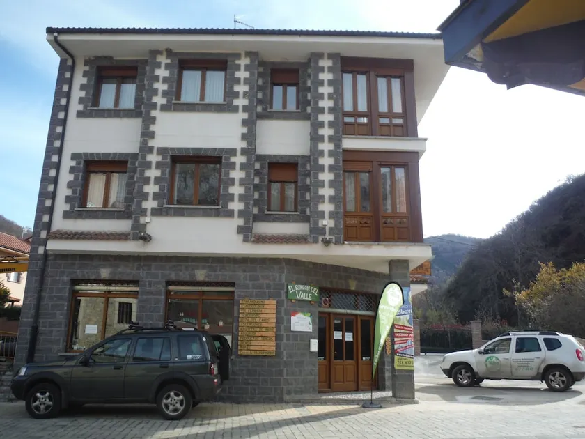 Los Horreos - Image 1