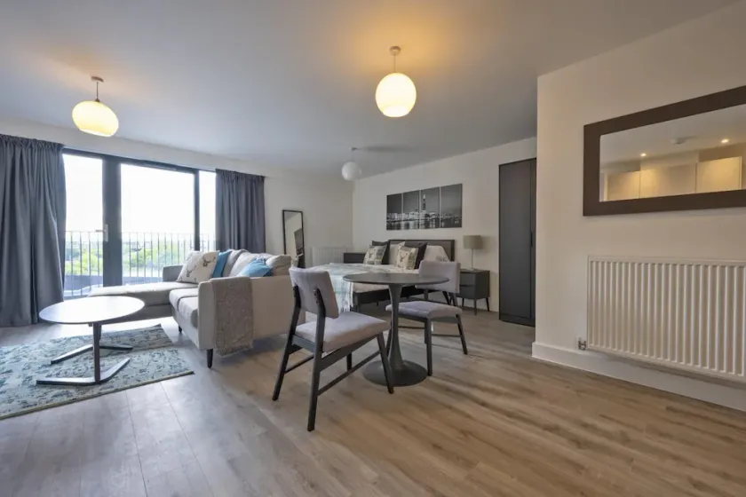 Seven Living Ashford - Modern and Spacious Apartments - Image 1