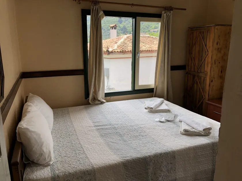 Wisteria Guest House - Image 1