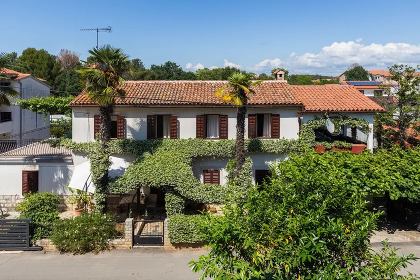 Anamarija Apartments close to the beach - Image 1