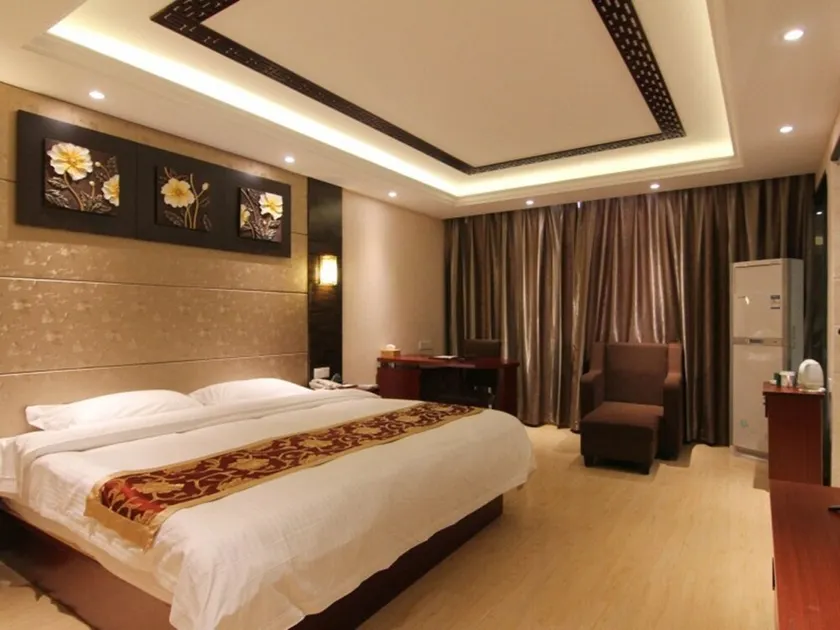 GreenTree Inn JiangSu ZHenjiang Jurong Yalong Business Hotel - Image 1