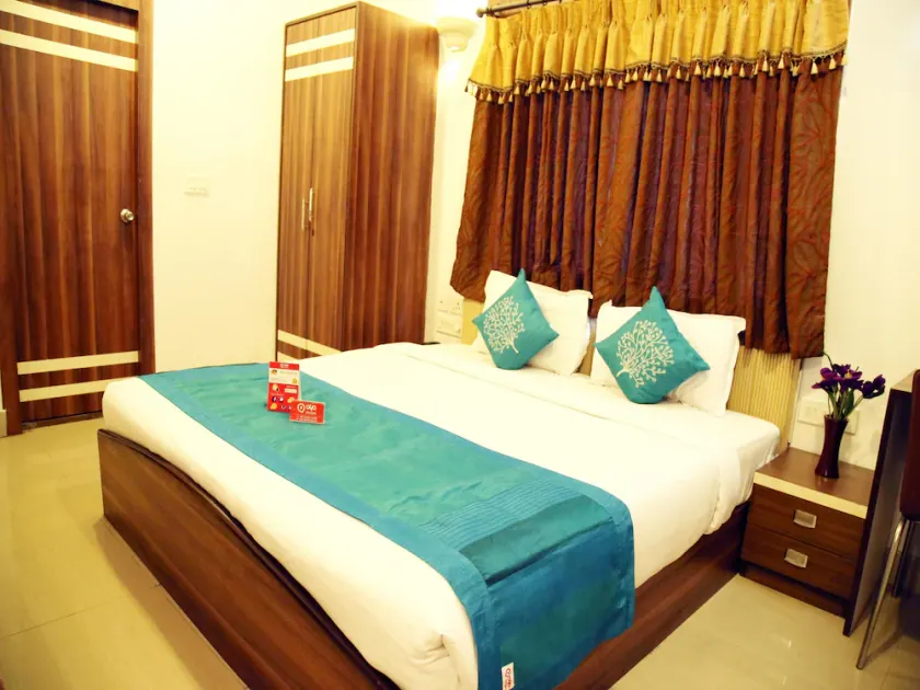 OYO 2302 Ballygunge - Image 1