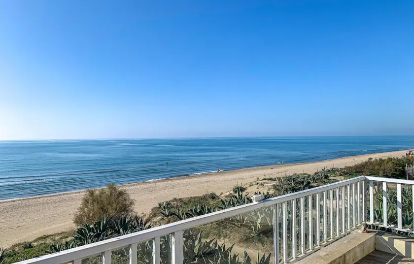 Beautiful Apartment in Torvaianica With 1 Bedrooms and Wifi - Image 1