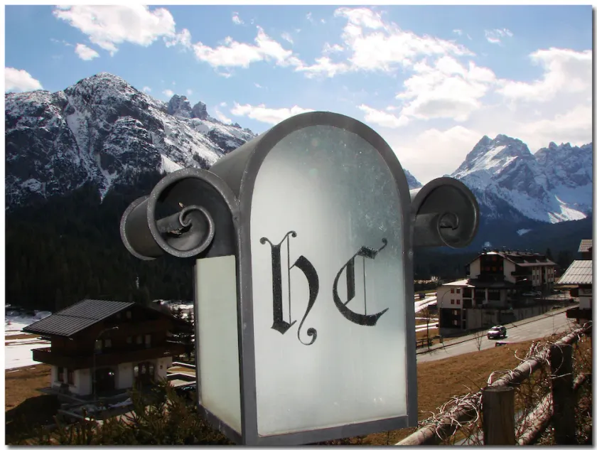 Hotel Cristina - Image 1