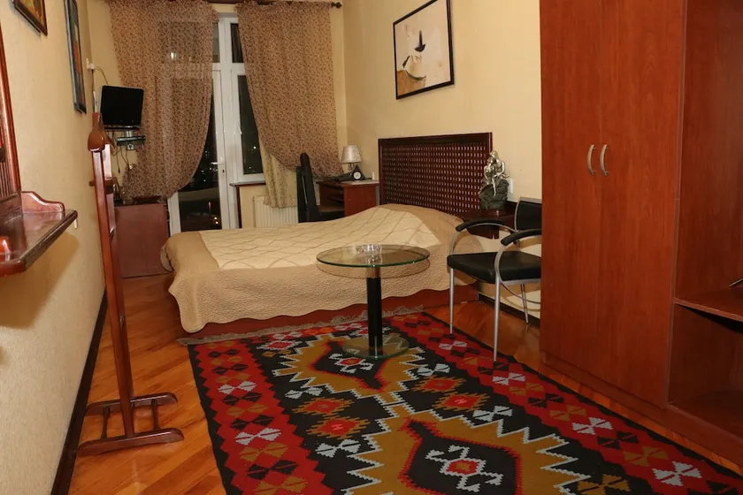 Nur-2 Hotel - Image 1
