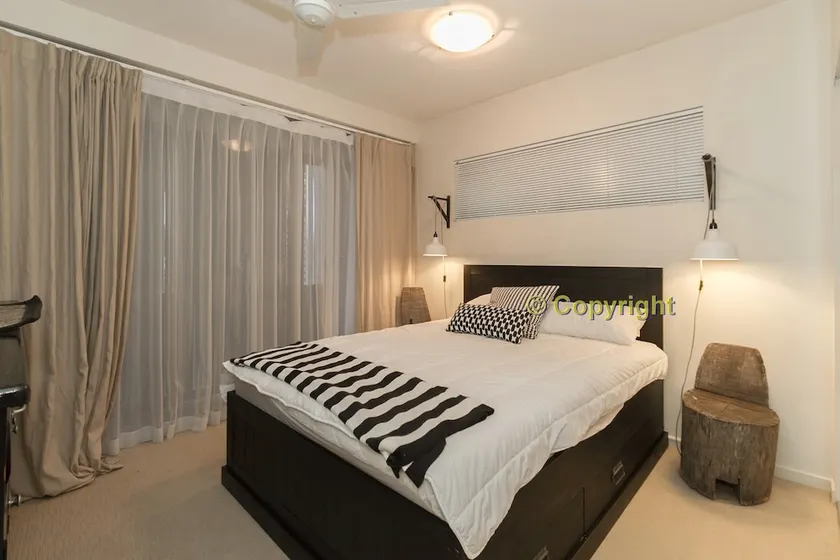 A Deluxe Swim Up - Drift Apartments South - Image 1