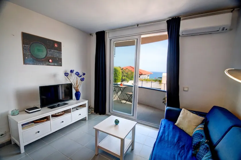 Apartment by the Sea - Image 1